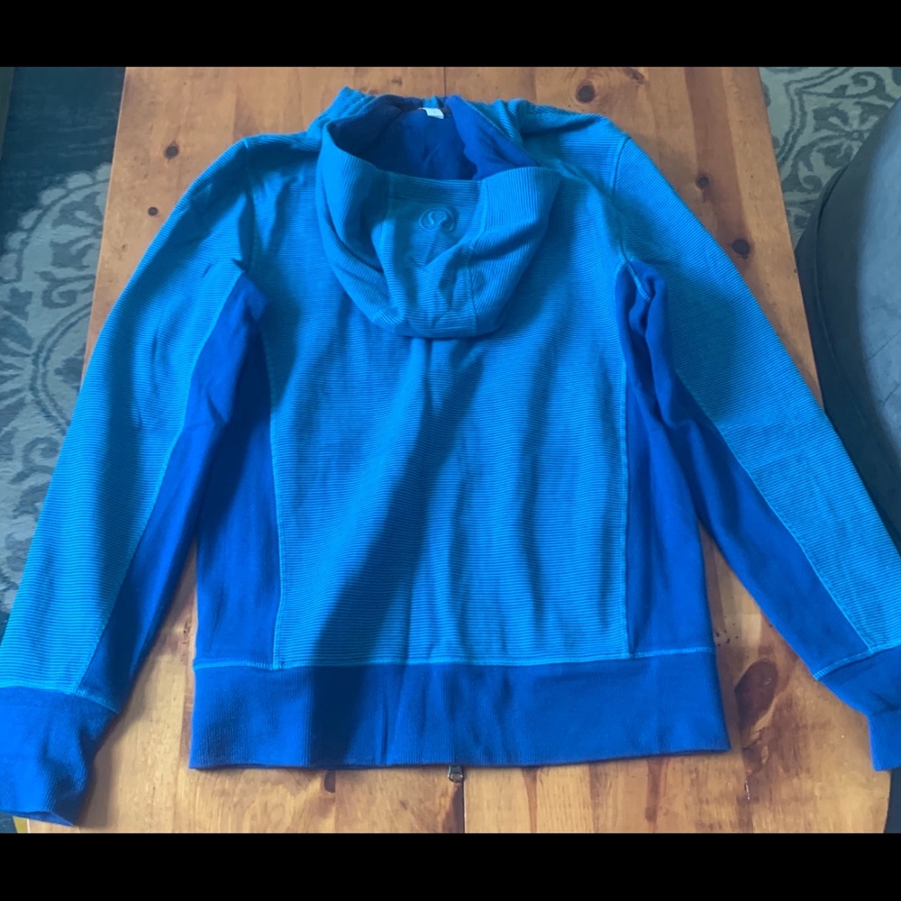 Lululemon Zip Up Hoodie Blue LIKE NEW - Picture 6 of 6